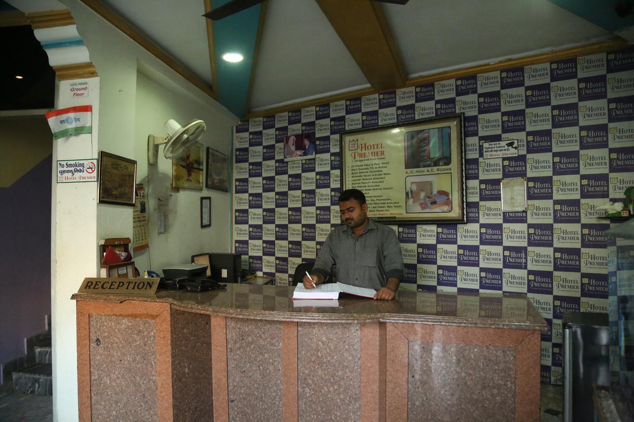 Hotel Premier Lucknow Exterior photo